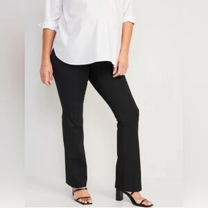 NWT! Black Maternity Side Panel Pixie Flare Pants - Size 10 💎